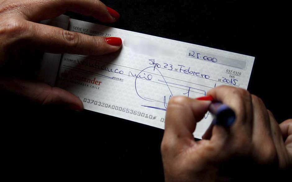Se acerca Navidad: ¿Cómo ordenar tus finanzas usando cheques?